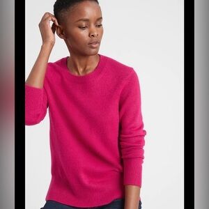 Banana Republic Crew Neck Sweater  Pullover Pink Fuchsia Pink Size Small Petite